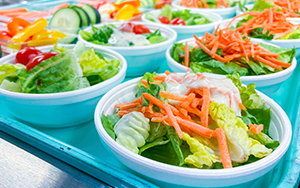  Mini salad with carrot sticks and ranch